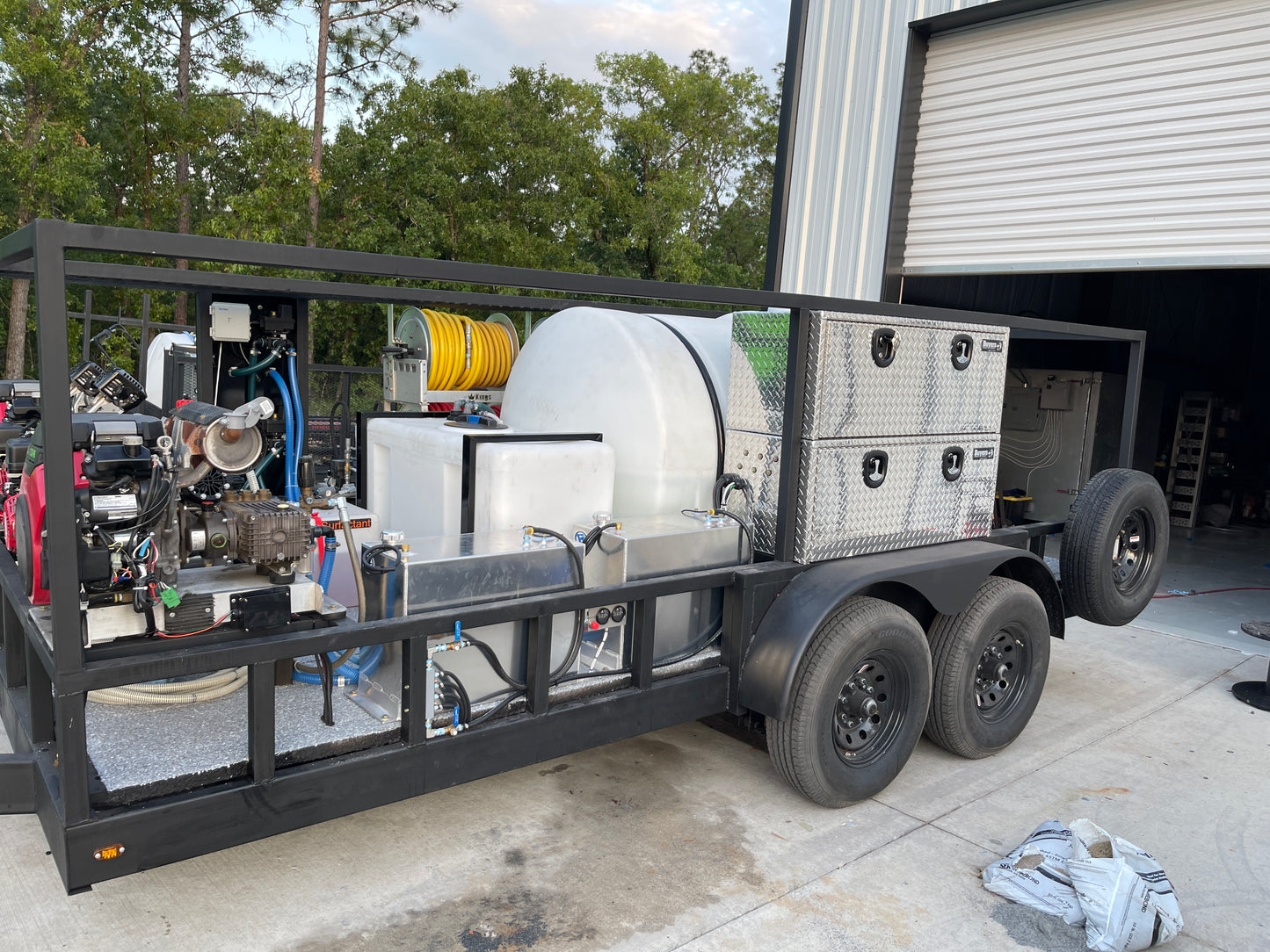 735 Gallon Water Tank
